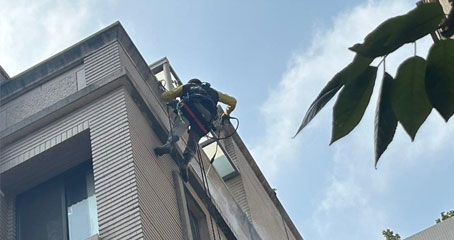 蜘蛛人高空繩索施工